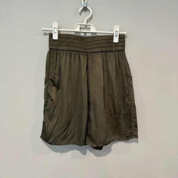 Everlane The Satin Pull-On 5" Short with Pockets Size XS. Olive Green T1022 - Picture 2 of 11
